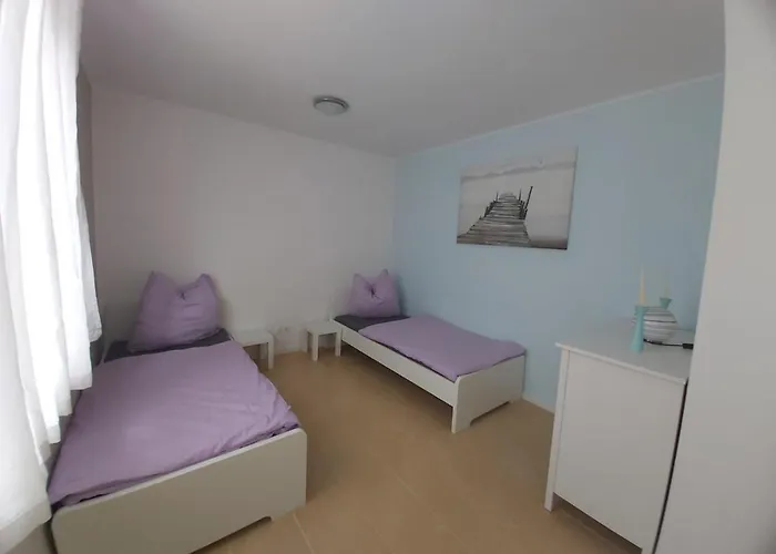 Am Bahnhof ケッツィン